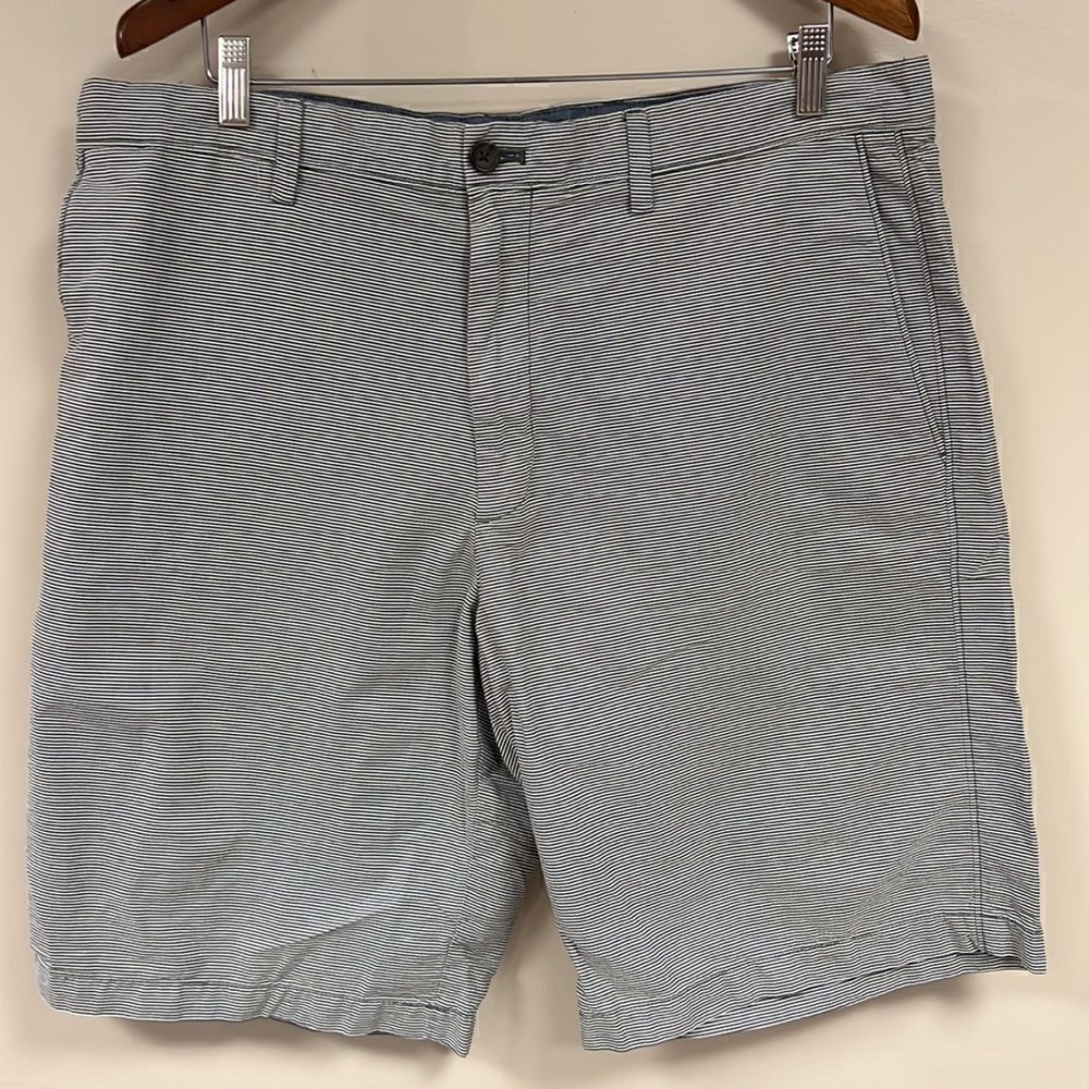 Banana Republic grey and white striped cotton shorts 38